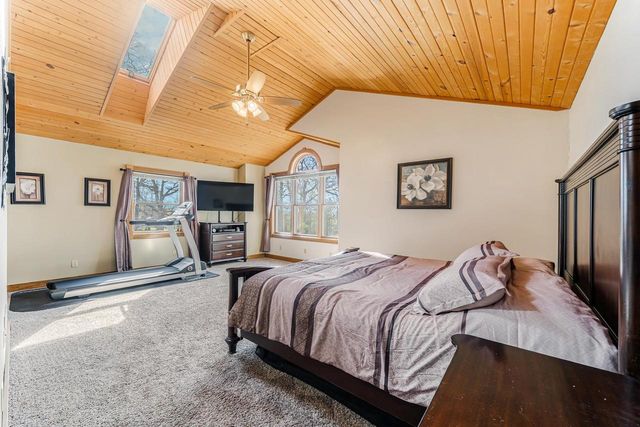 1840 CROWN DRIVE, Oshkosh, WI 54904