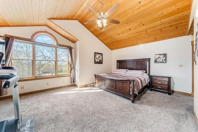 1840 CROWN DRIVE, Oshkosh, WI 54904