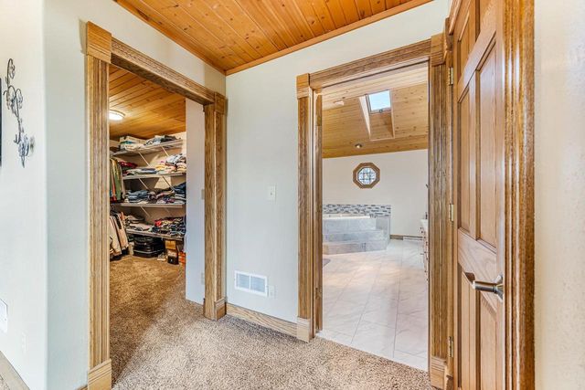 1840 CROWN DRIVE, Oshkosh, WI 54904