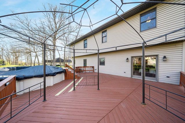 1840 CROWN DRIVE, Oshkosh, WI 54904