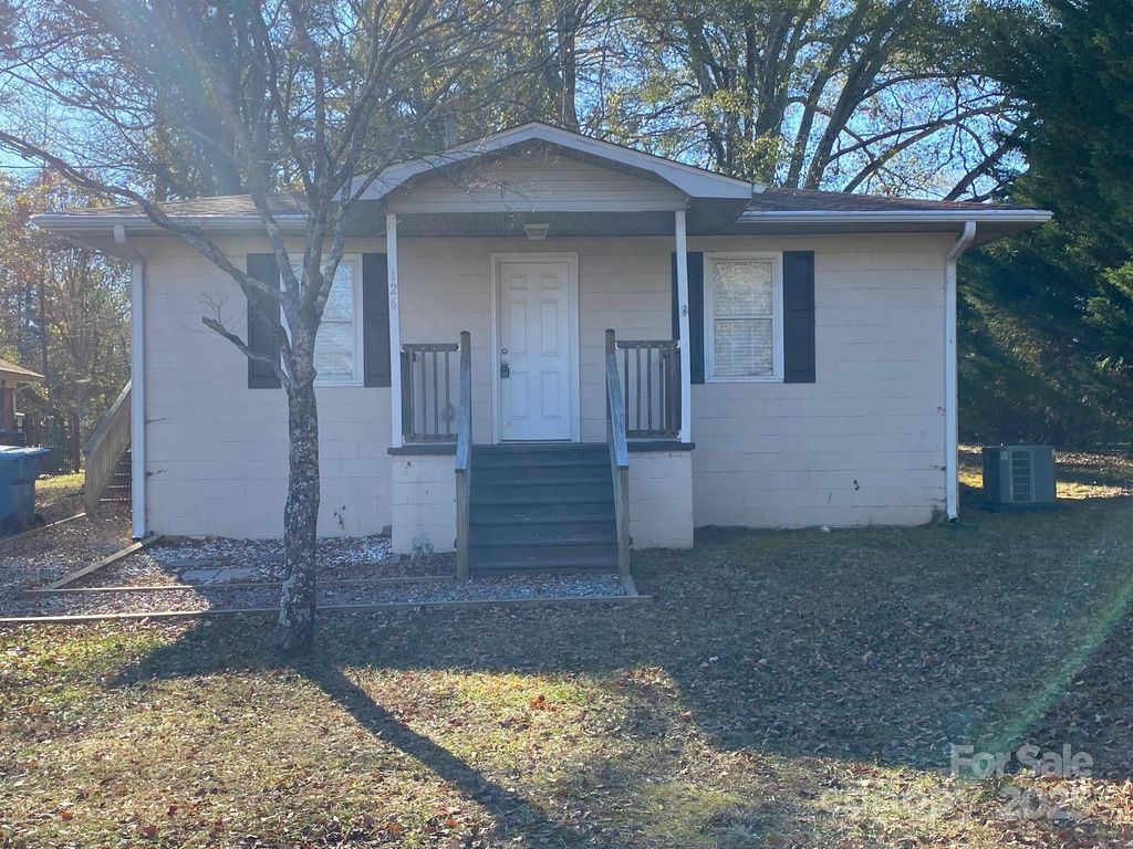 126 Bellvue Street, Forest City, NC 28043