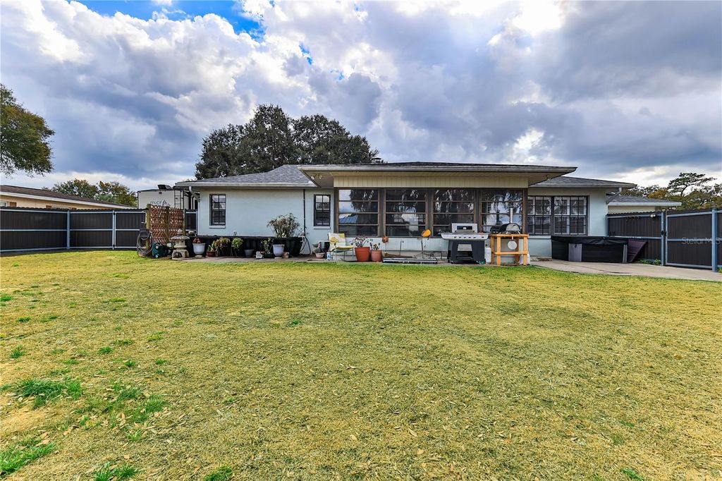 Image 29 of property listing at 8801 E CRESCO LANE, Inverness, FL 34450