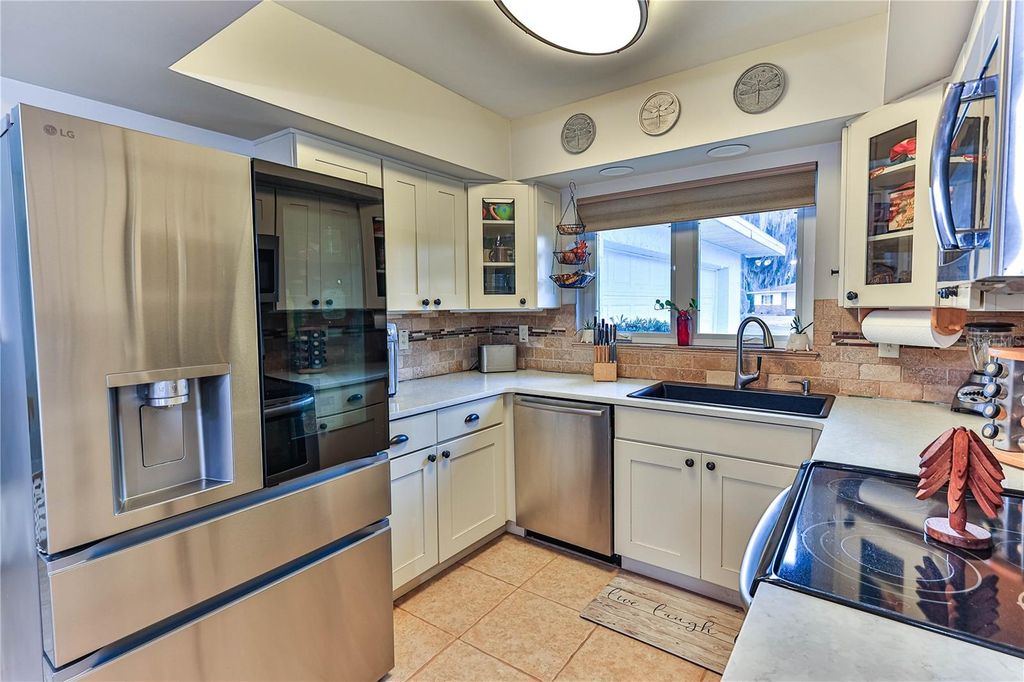 Image 9 of property listing at 8801 E CRESCO LANE, Inverness, FL 34450