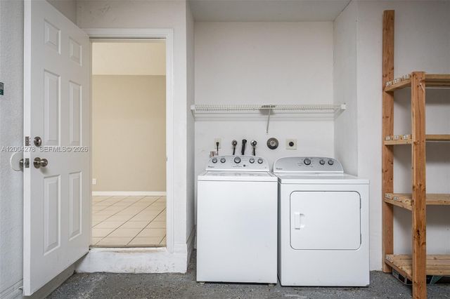 1524 Canary Island Dr, Weston, FL 33327