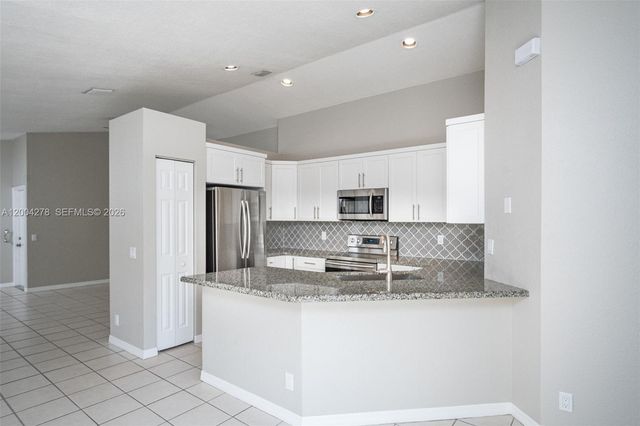 1524 Canary Island Dr, Weston, FL 33327