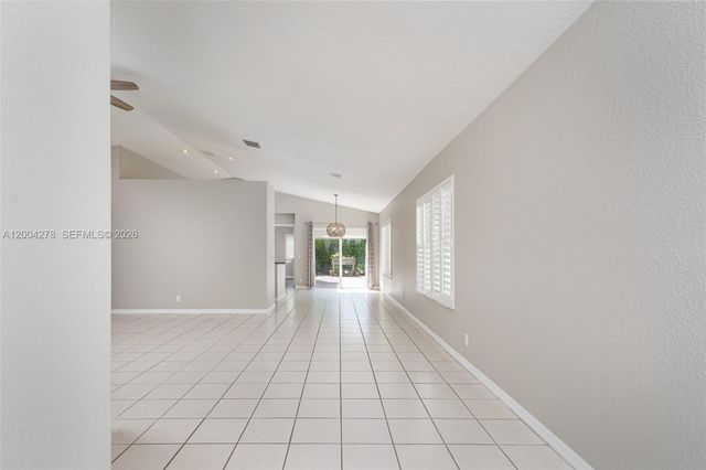 1524 Canary Island Dr, Weston, FL 33327