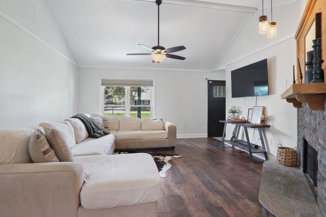 18240 Autumn View Dr, Prairieville, LA 70769