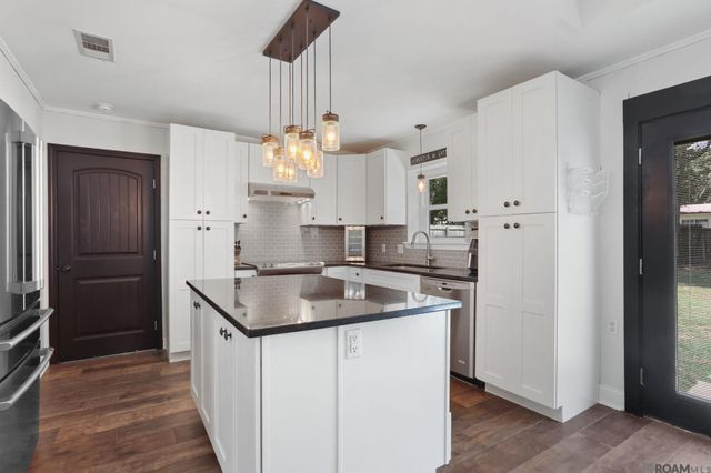 18240 Autumn View Dr, Prairieville, LA 70769