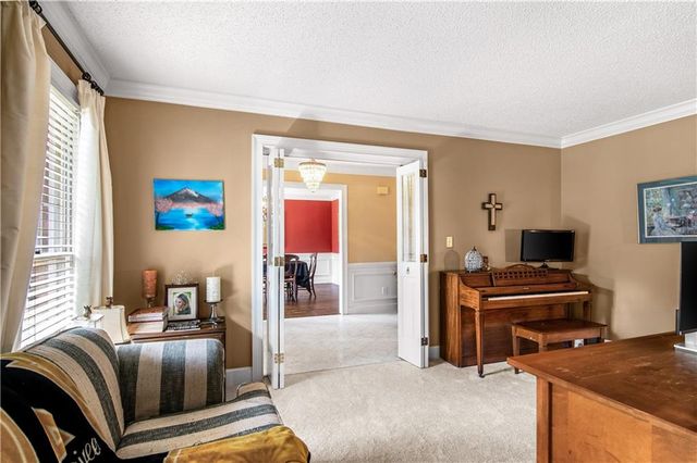 560 Saddle Crest Drive, Roswell, GA 30075
