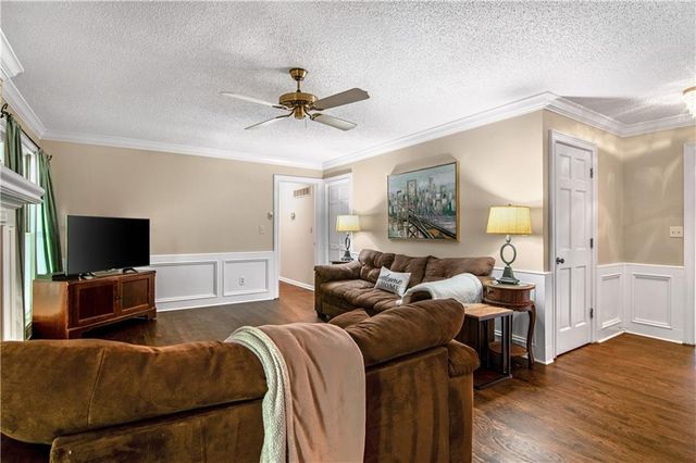 560 Saddle Crest Drive, Roswell, GA 30075