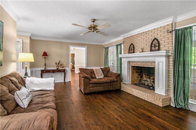 560 Saddle Crest Drive, Roswell, GA 30075