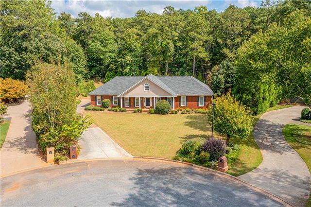 560 Saddle Crest Drive, Roswell, GA 30075