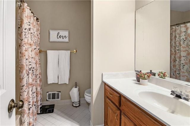 560 Saddle Crest Drive, Roswell, GA 30075