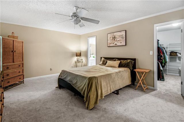 560 Saddle Crest Drive, Roswell, GA 30075