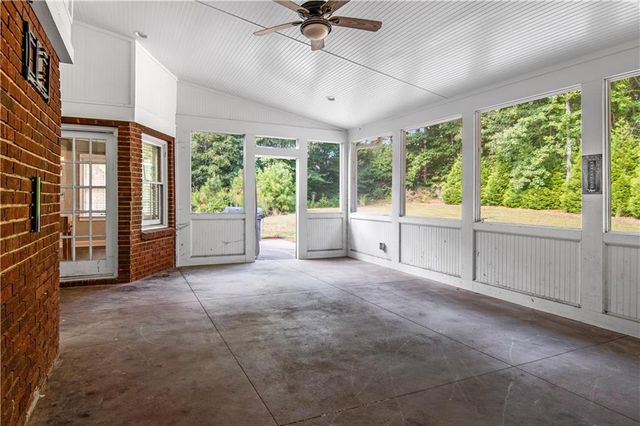 560 Saddle Crest Drive, Roswell, GA 30075