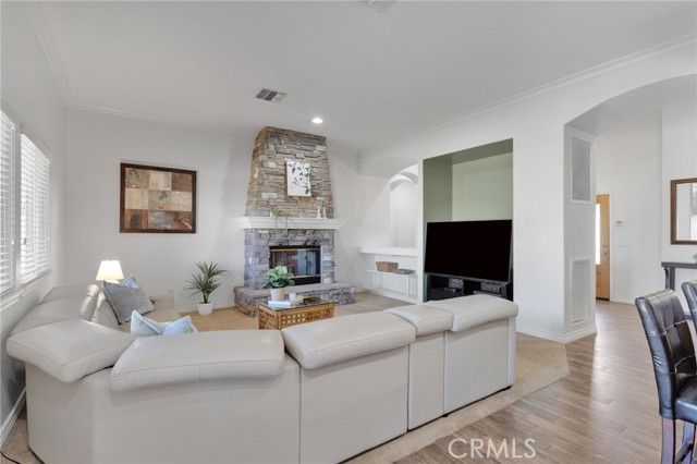 19274 Kanbridge Street, Apple Valley, CA 92308