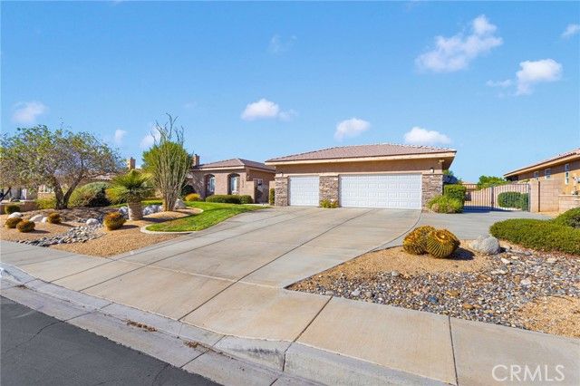 19274 Kanbridge Street, Apple Valley, CA 92308