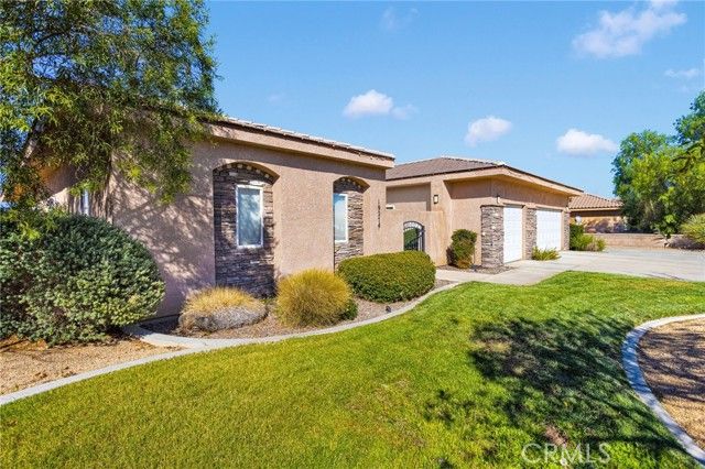 19274 Kanbridge Street, Apple Valley, CA 92308