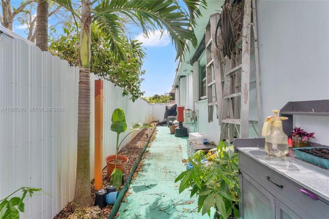 1335 NW 129th St, North Miami, FL 33167