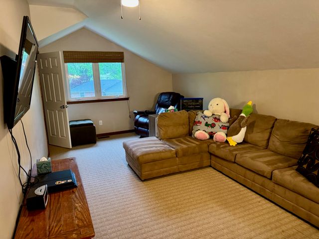 7052 Baton Rouge, Kalamazoo, MI 49009