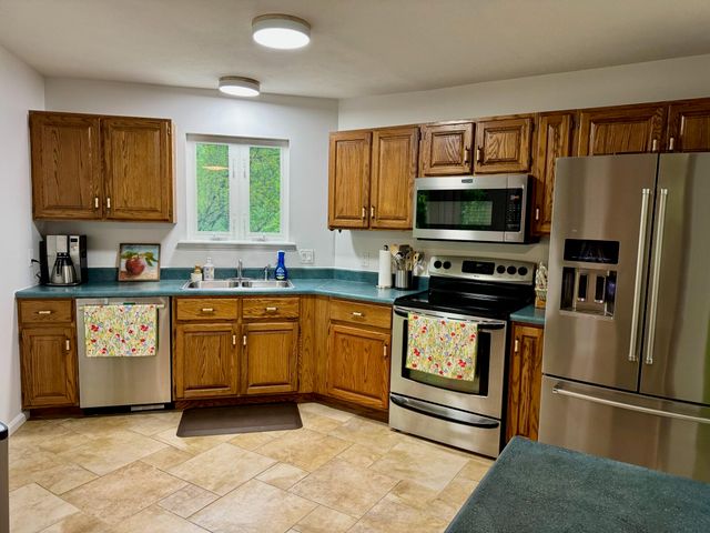 7052 Baton Rouge, Kalamazoo, MI 49009