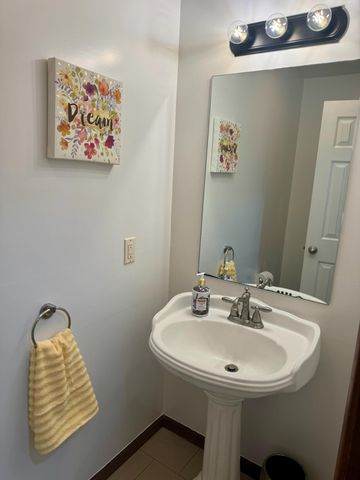 7052 Baton Rouge, Kalamazoo, MI 49009