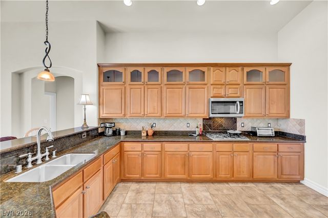 8215 Southern Comfort Avenue, Las Vegas, NV 89131
