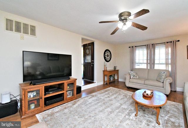 204 ORLEMANN AVE, Oreland, PA 19075