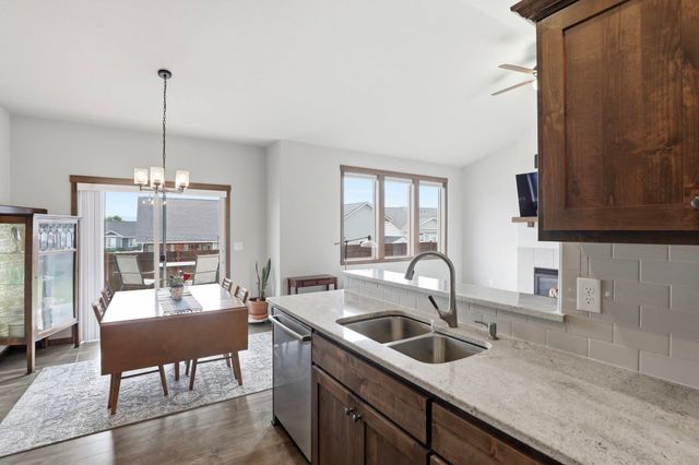 1117 N Main St, Deer Park, WA 99006