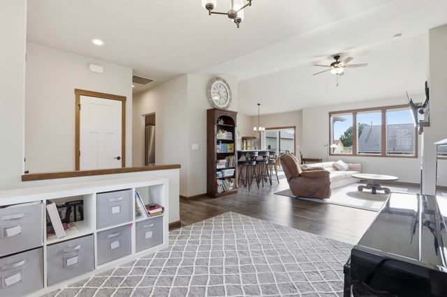1117 N Main St, Deer Park, WA 99006