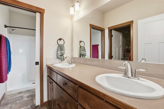 1117 N Main St, Deer Park, WA 99006
