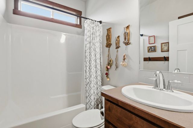 1117 N Main St, Deer Park, WA 99006