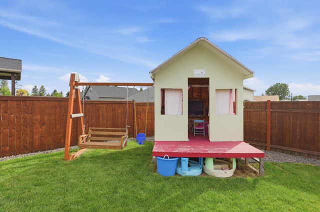 1117 N Main St, Deer Park, WA 99006