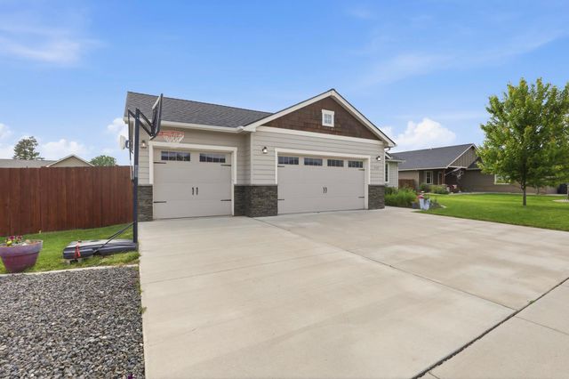 1117 N Main St, Deer Park, WA 99006