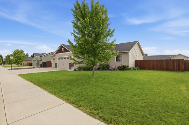 1117 N Main St, Deer Park, WA 99006