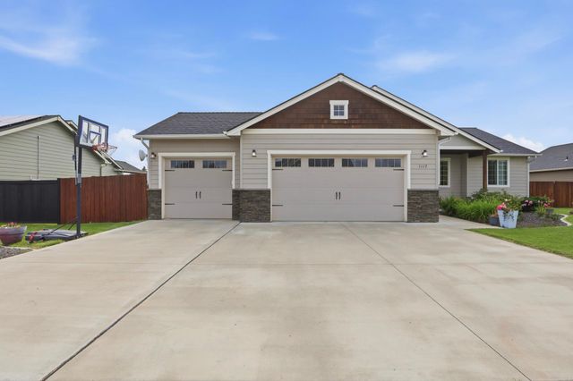 1117 N Main St, Deer Park, WA 99006