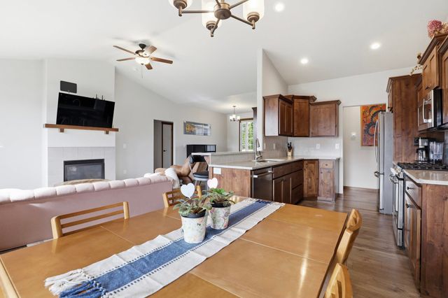 1117 N Main St, Deer Park, WA 99006