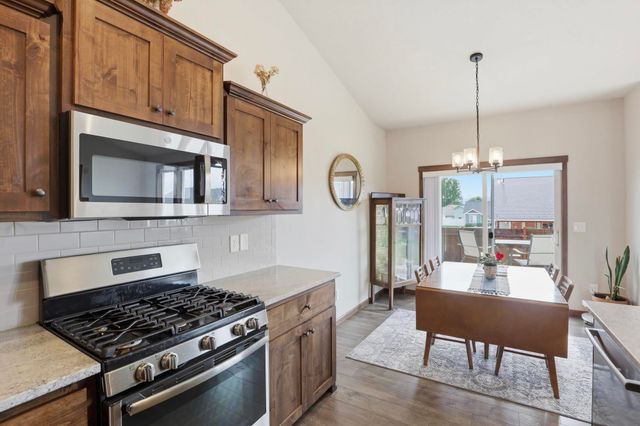 1117 N Main St, Deer Park, WA 99006