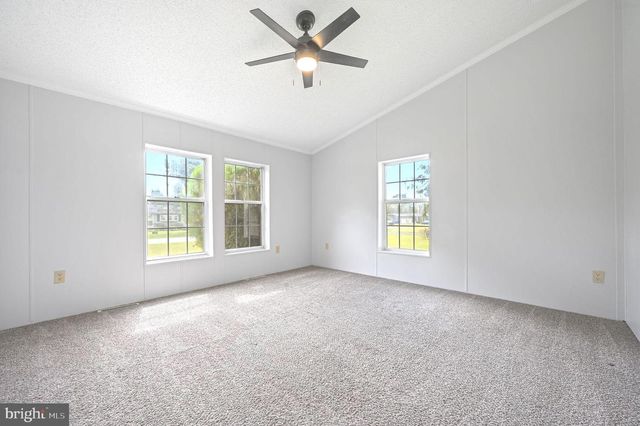 112 E HOLLY DR, Lincoln, DE 19960