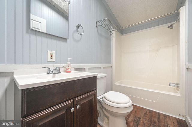 112 E HOLLY DR, Lincoln, DE 19960