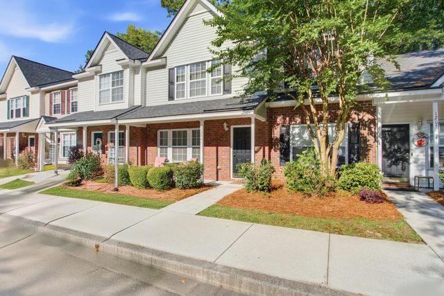1204 Pine Bluff Drive, Summerville, SC 29483