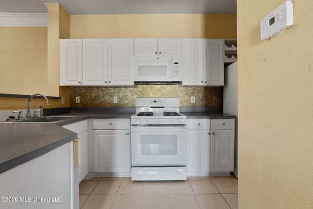 2252 Beach Drive, Gulfport, MS 39507