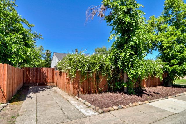 4400 E Nichols Ave, Sacramento, CA 95820
