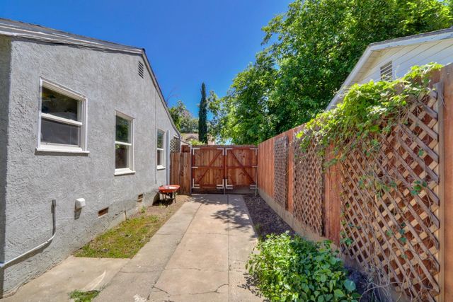 4400 E Nichols Ave, Sacramento, CA 95820