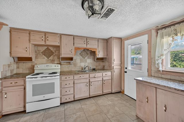 6709 County Road 527, Burleson, TX 76028