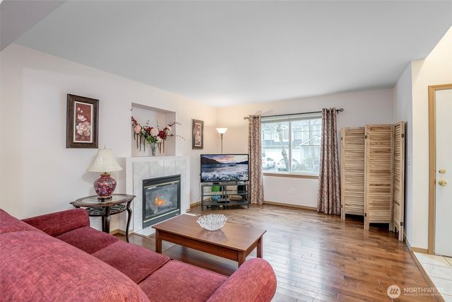 2707 8th Street SE, Puyallup, WA 98374