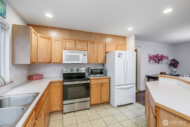 2707 8th Street SE, Puyallup, WA 98374