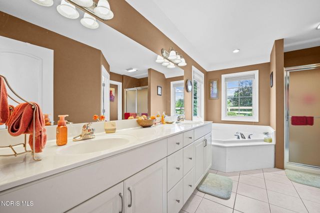 9360 Saint Angelas Way, Sylvania, OH 43560