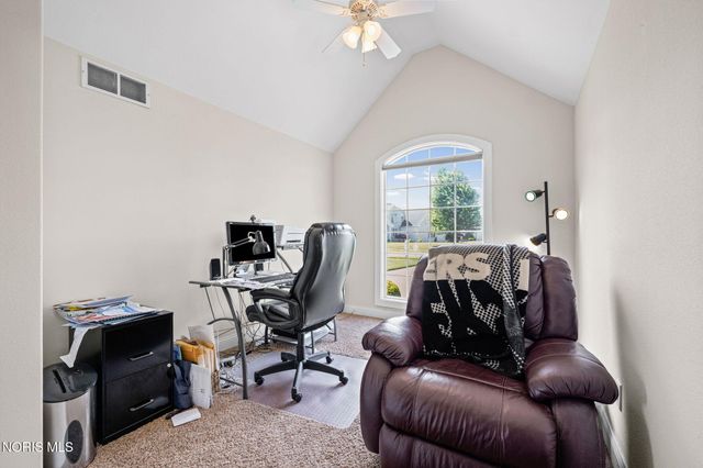 9360 Saint Angelas Way, Sylvania, OH 43560