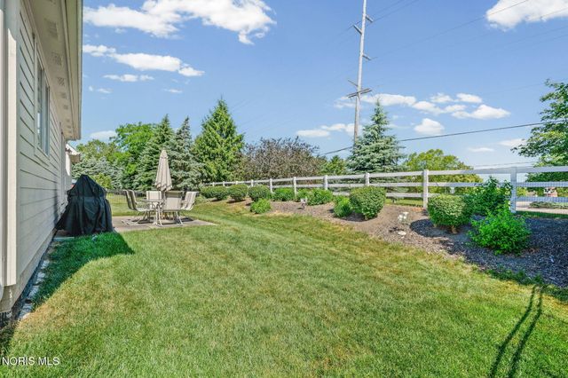 9360 Saint Angelas Way, Sylvania, OH 43560